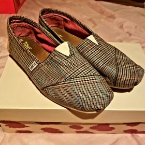 Toms shoes. Womens 8.5